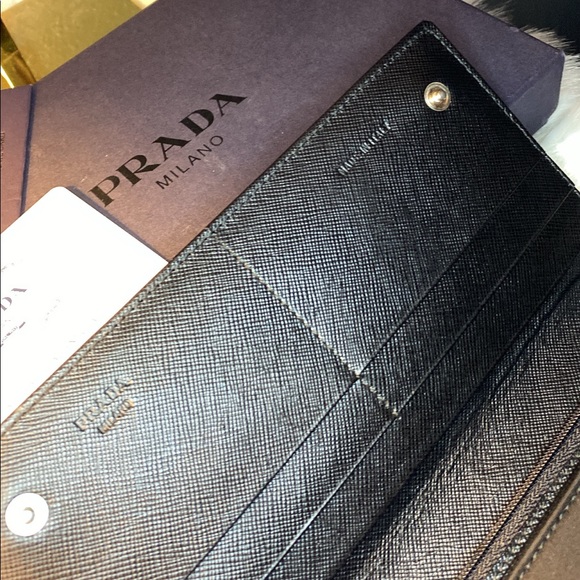 PRADA Wallet - Picture 8 of 12
